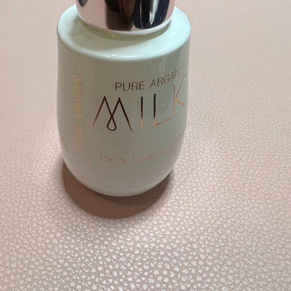 Josie Marin emulsifier-free treatment serum that visibly plump deeply hydrates. - Picture 7 of 7